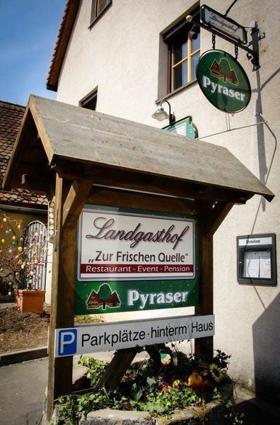 Hotel Zur frischen Quelle Oberasbach Exterior foto