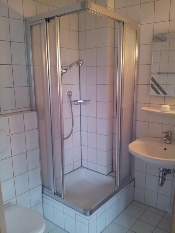 Hotel Zur frischen Quelle Oberasbach Zimmer foto